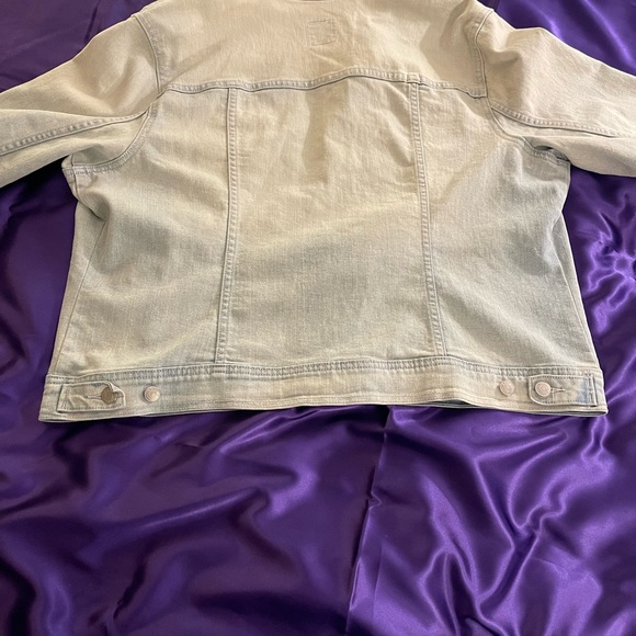 Jean Jacket - Picture 3 of 6